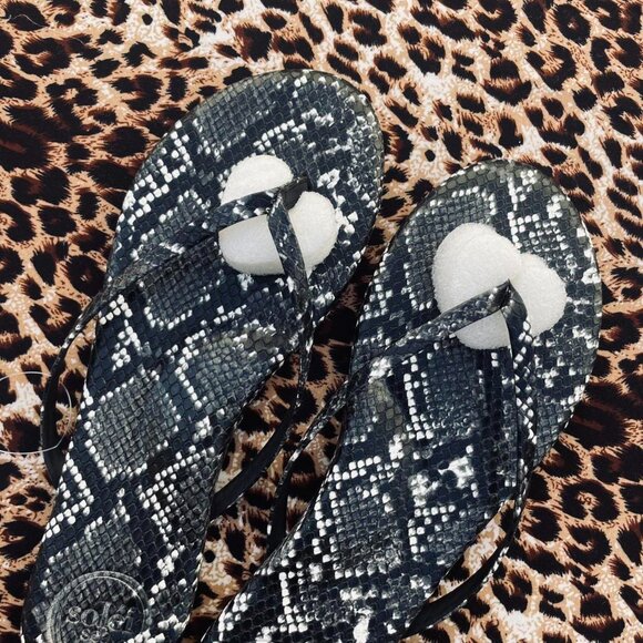 brand new ~ snake print flip flops - Picture 3 of 7